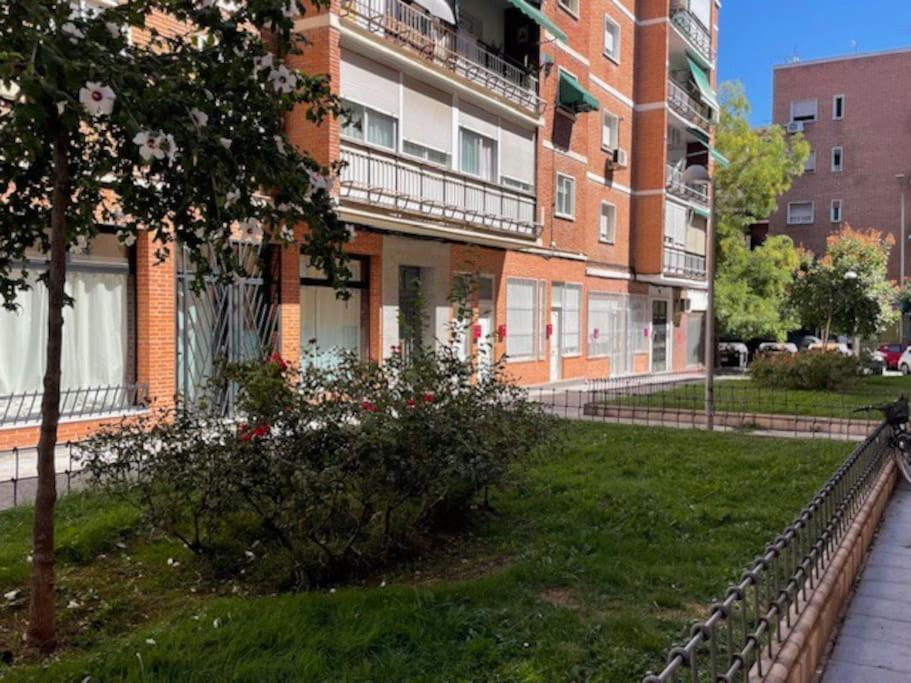 Nuevo Y Confortable Apartamento En Vista Alegre Madrid Exterior foto